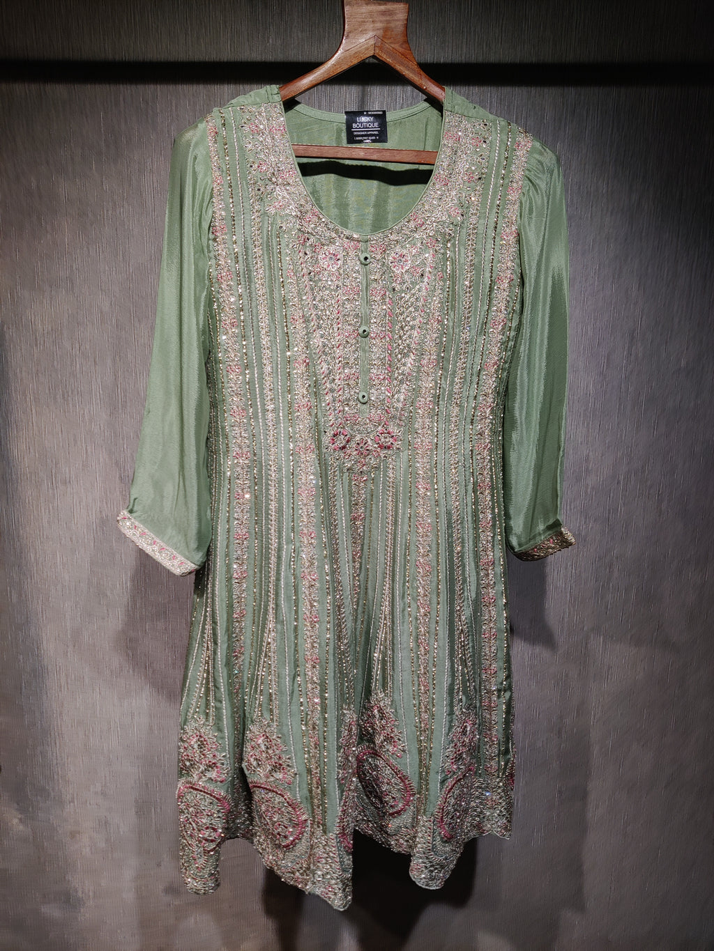 Crepe Set with Mural Embroidery & Stone Work