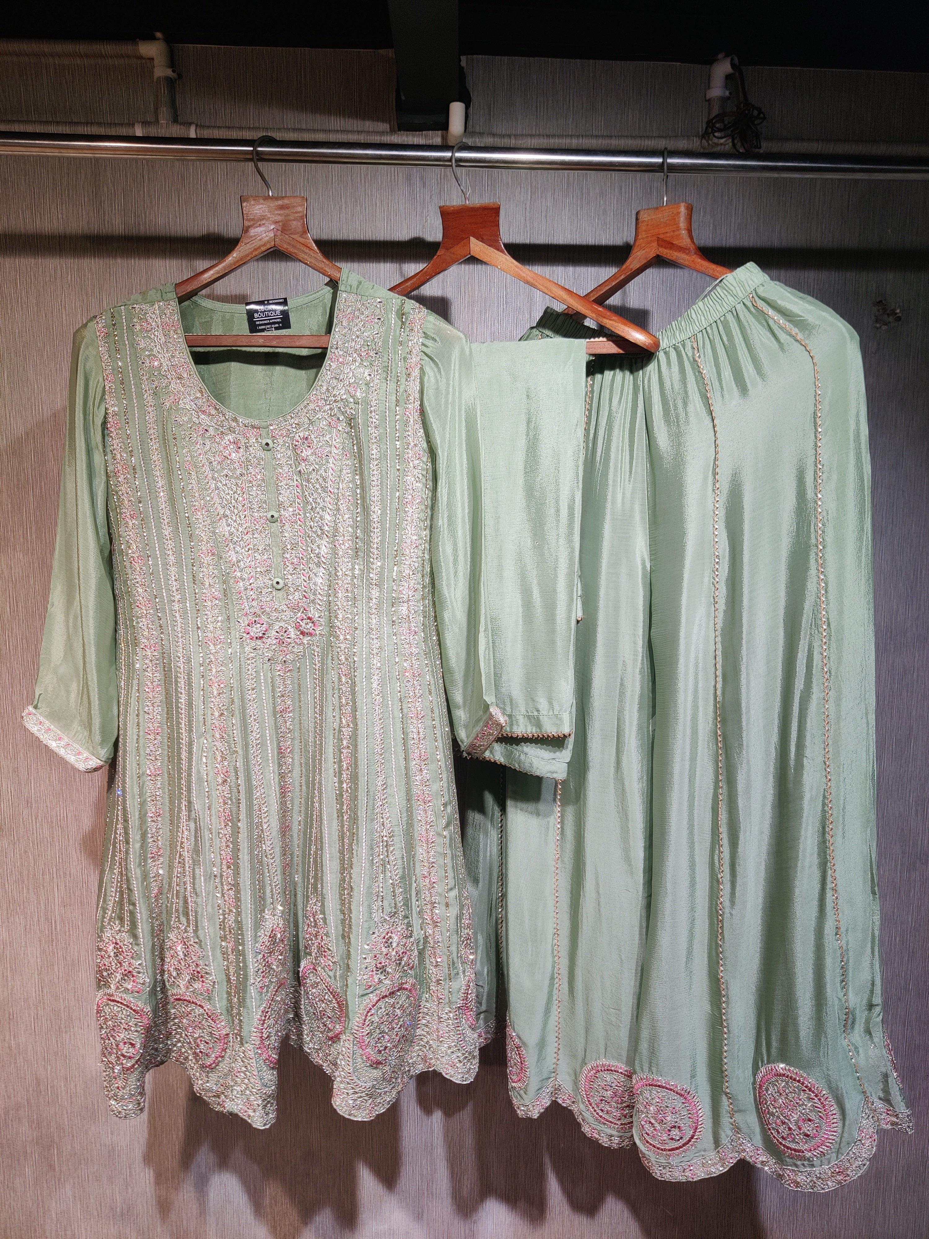 Crepe Set with Mural Embroidery & Stone Work