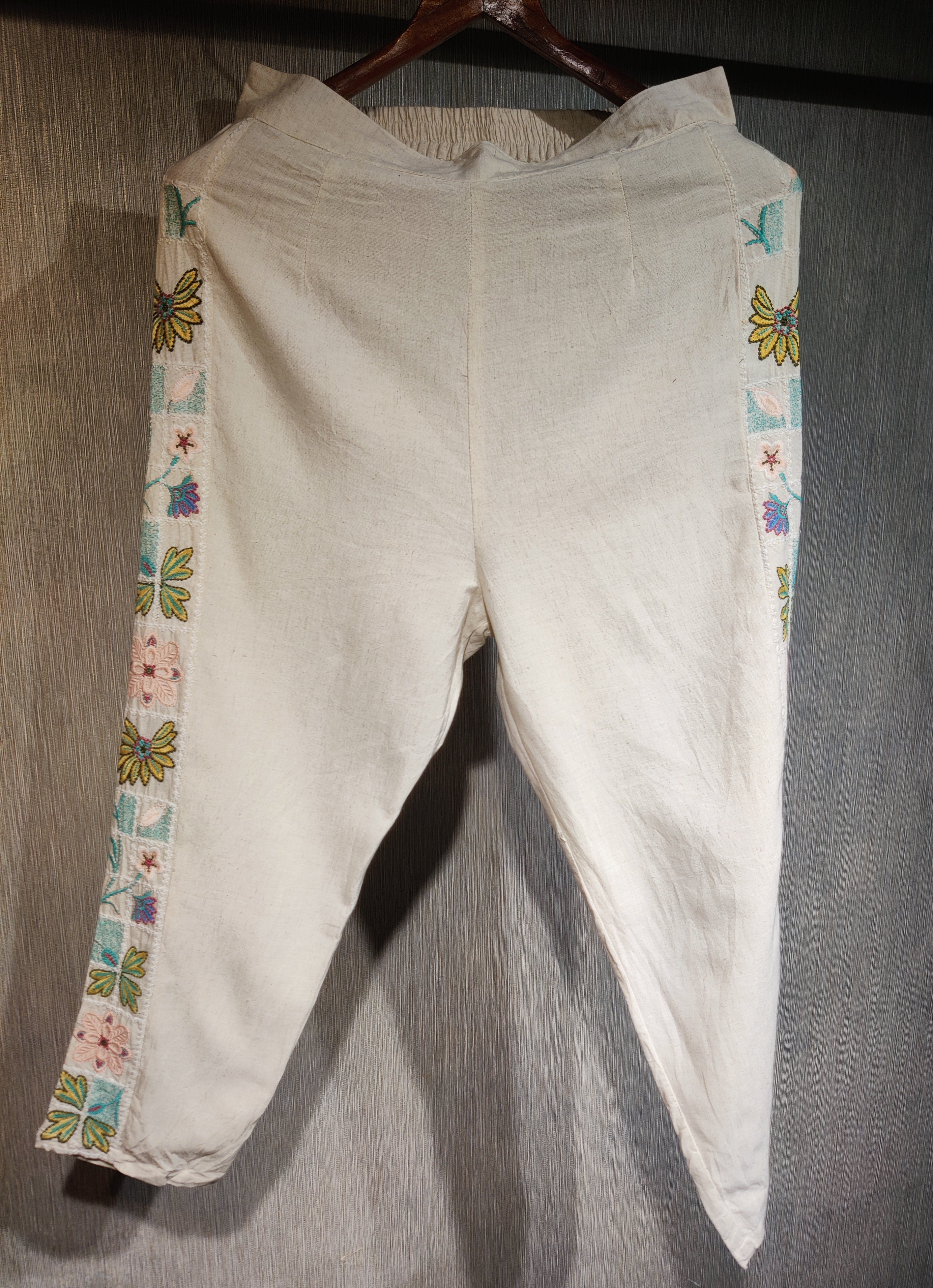 Handcrafted Multi-Thread Embroidered Linen-Cotton Co-Ord Set with Puffer Sleeves